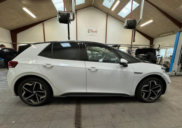 Volkswagen ID.3 cena 49900 przebieg: 66000, rok produkcji 2020 z Szczawno-Zdrój małe 67